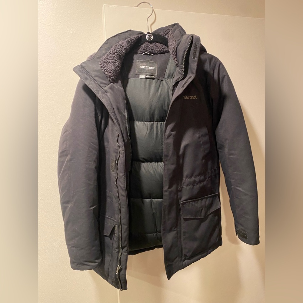Boys Marmot 700 fill down jacket with hoody. Very warm. Black. Size XL.